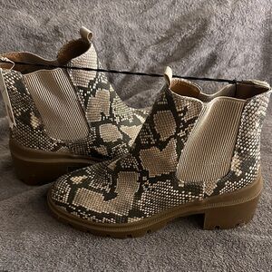 Stylish Snake Print Ankle Boots